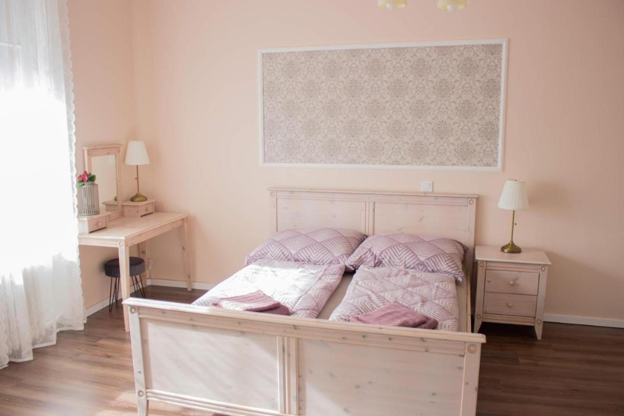 Broadway Apartments B3 เดเบรตเซน ภายนอก รูปภาพ