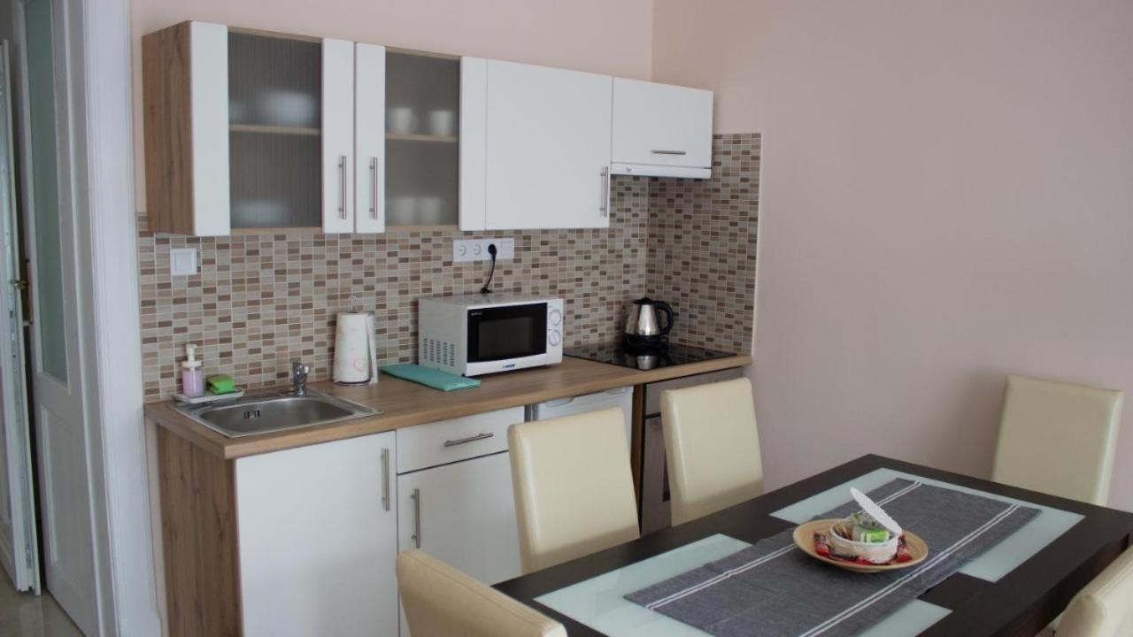 Broadway Apartments B3 เดเบรตเซน ภายนอก รูปภาพ