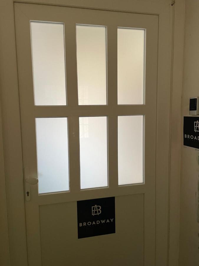 Broadway Apartments B3 เดเบรตเซน ภายนอก รูปภาพ